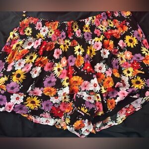 Torrid floral flowy shorts